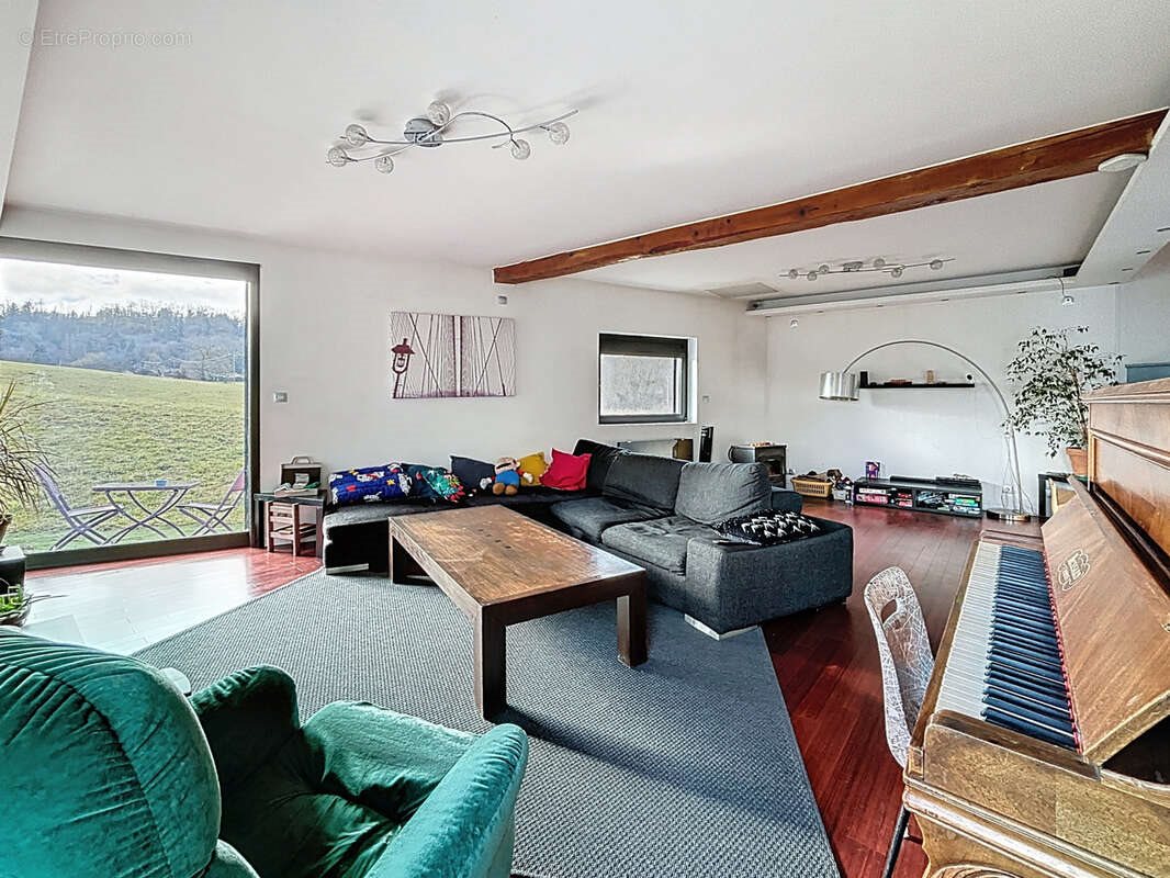 Maison à vendre, 185m², Cusy
