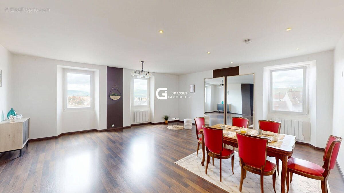 Maison à vendre, 102m², Oyonnax