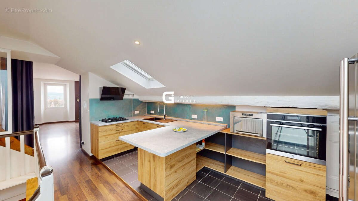 Maison à vendre, 102m², Oyonnax