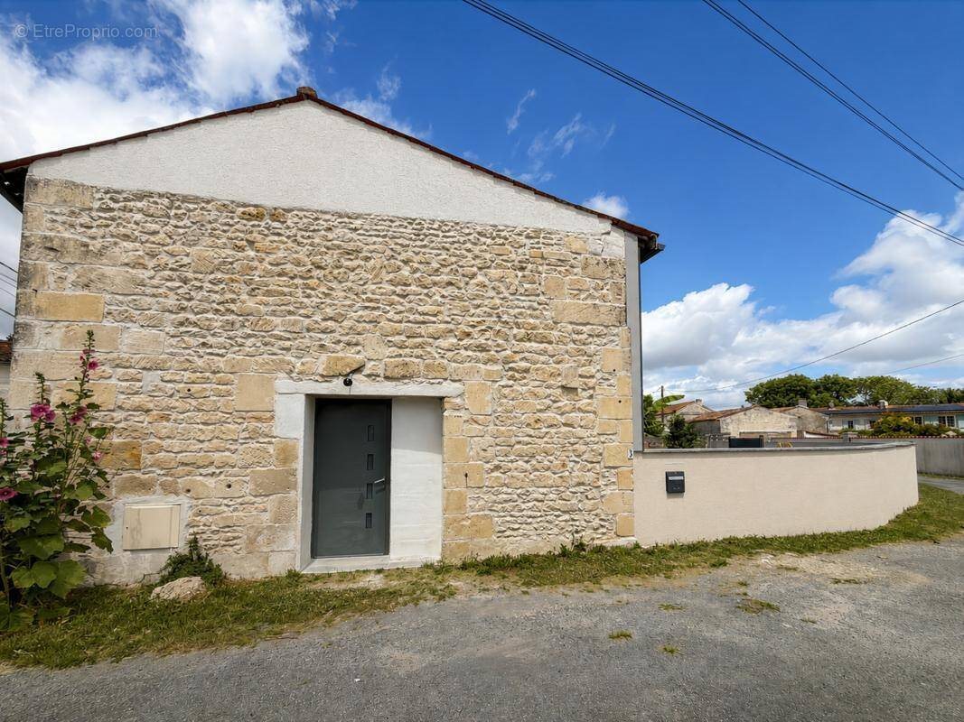 Maison à vendre, 150m², Thénac