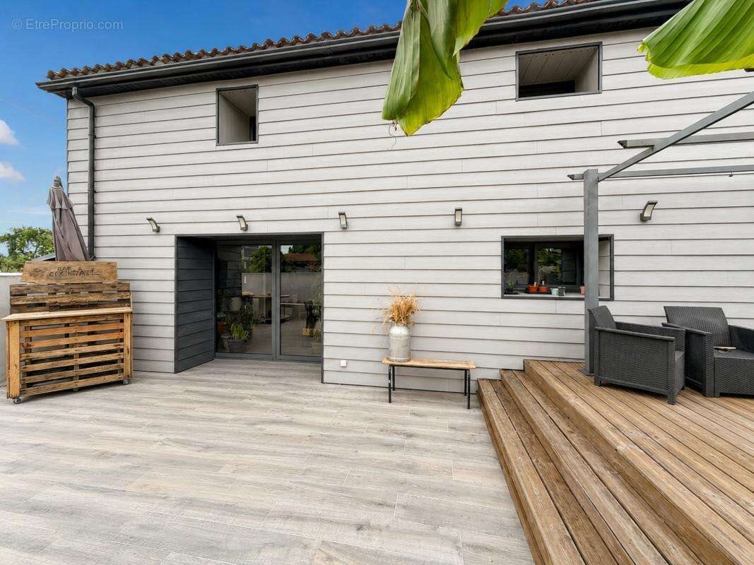Maison à vendre, 150m², Thénac