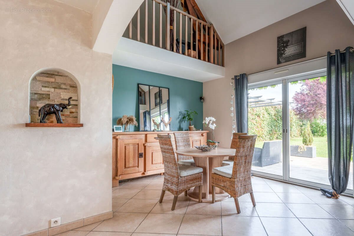 Maison à vendre, 189m², Rouziers-de-Touraine