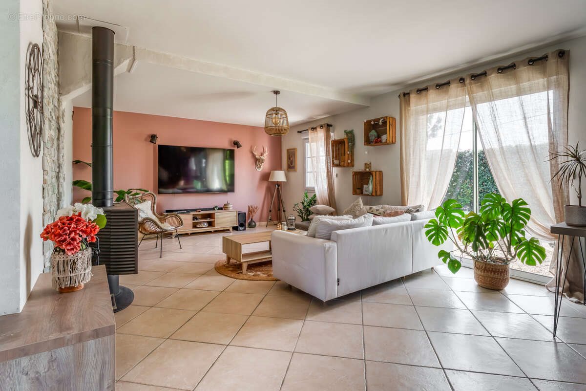 Maison à vendre, 189m², Rouziers-de-Touraine