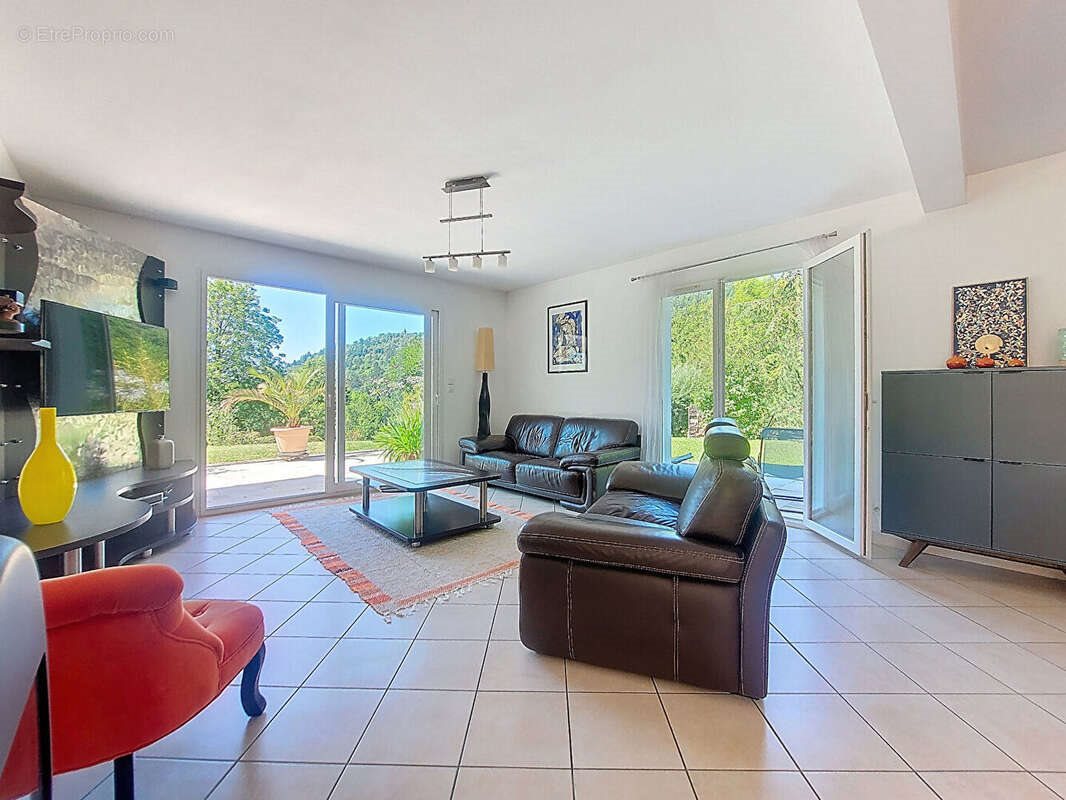 Maison à vendre, 145m², Chapeiry