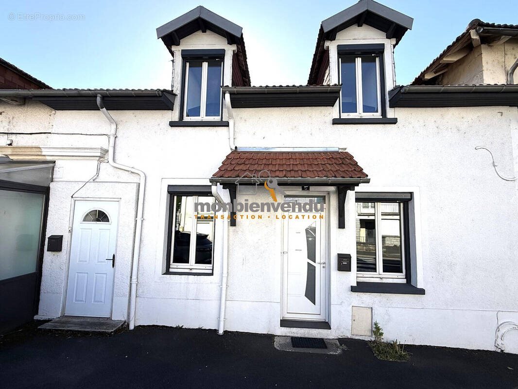 Maison à vendre, 114m², Arpajon-sur-Cère