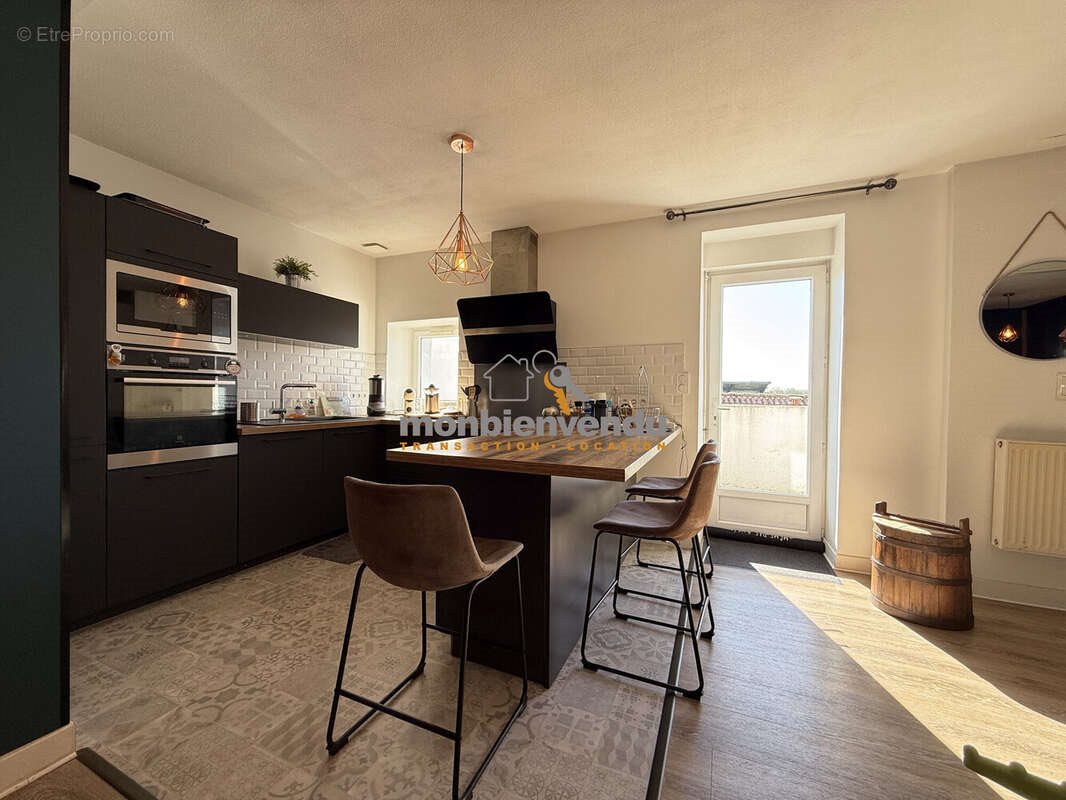 Maison à vendre, 114m², Arpajon-sur-Cère