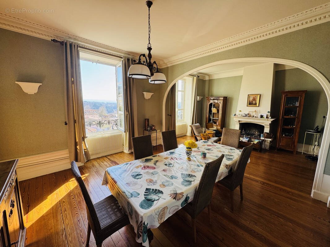 Appartement à vendre, 197m², Thiers