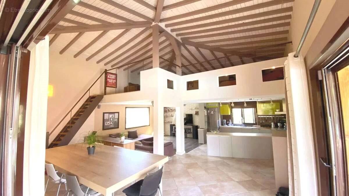Maison à vendre, 146m², La Roque-d'Anthéron