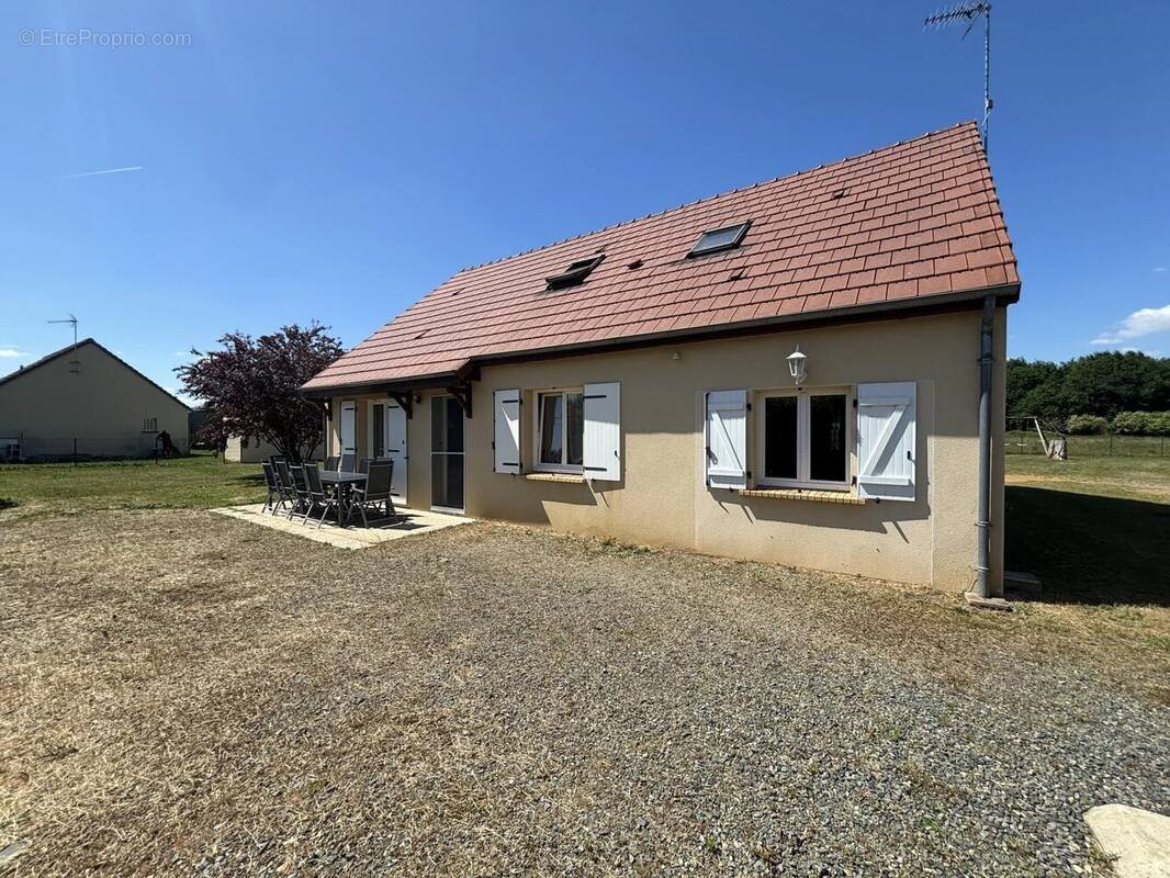 Maison à vendre, 123m², Saint-Célerin