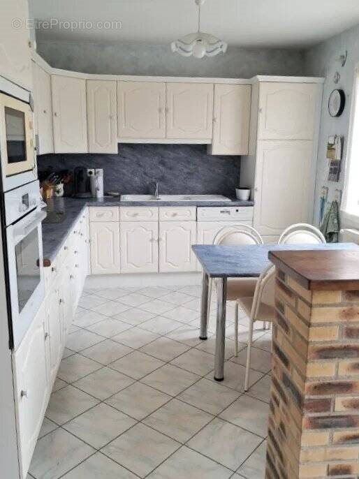 Maison à vendre, 123m², Saint-Célerin