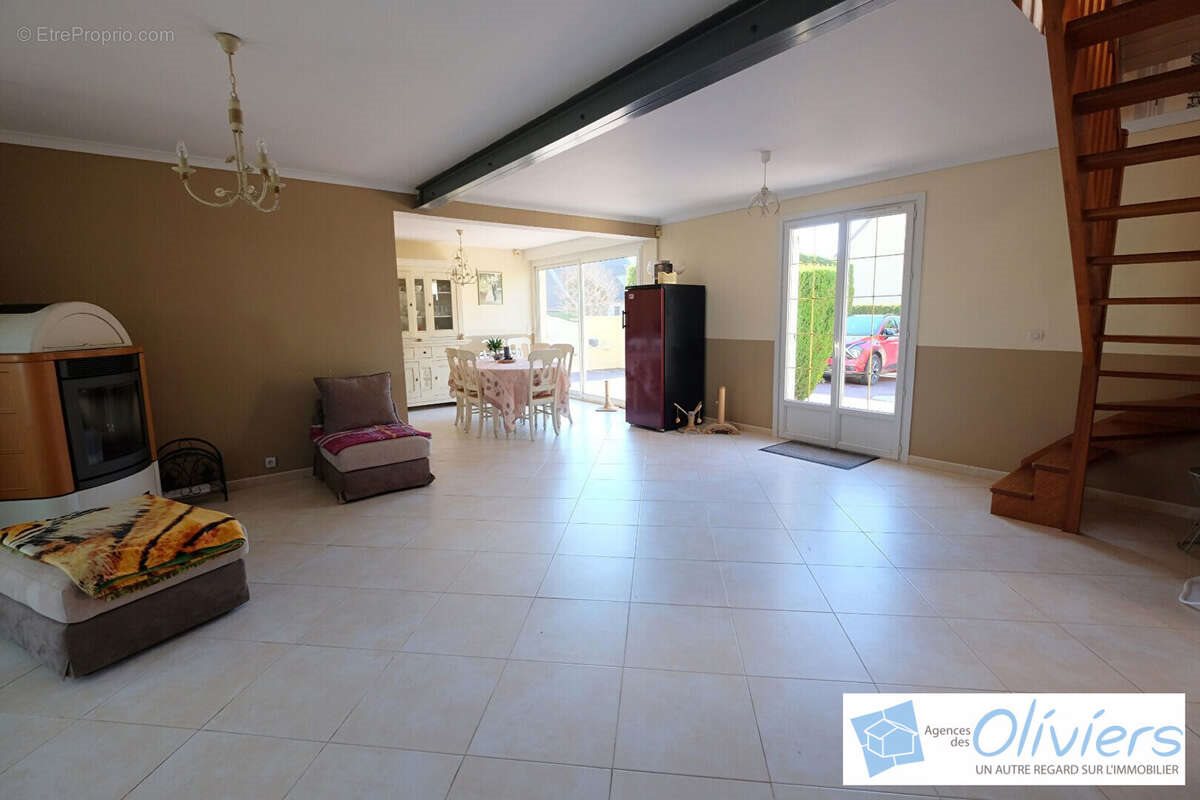 Maison à vendre, 184m², Cernay-la-Ville