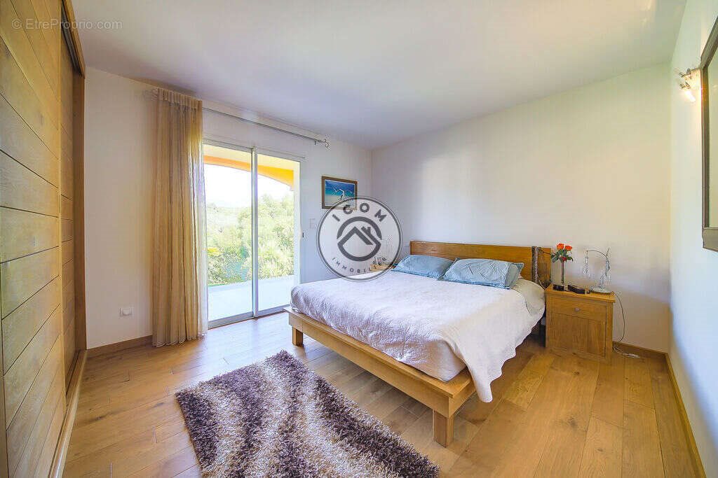 Maison à vendre, 300m², Porto-Vecchio