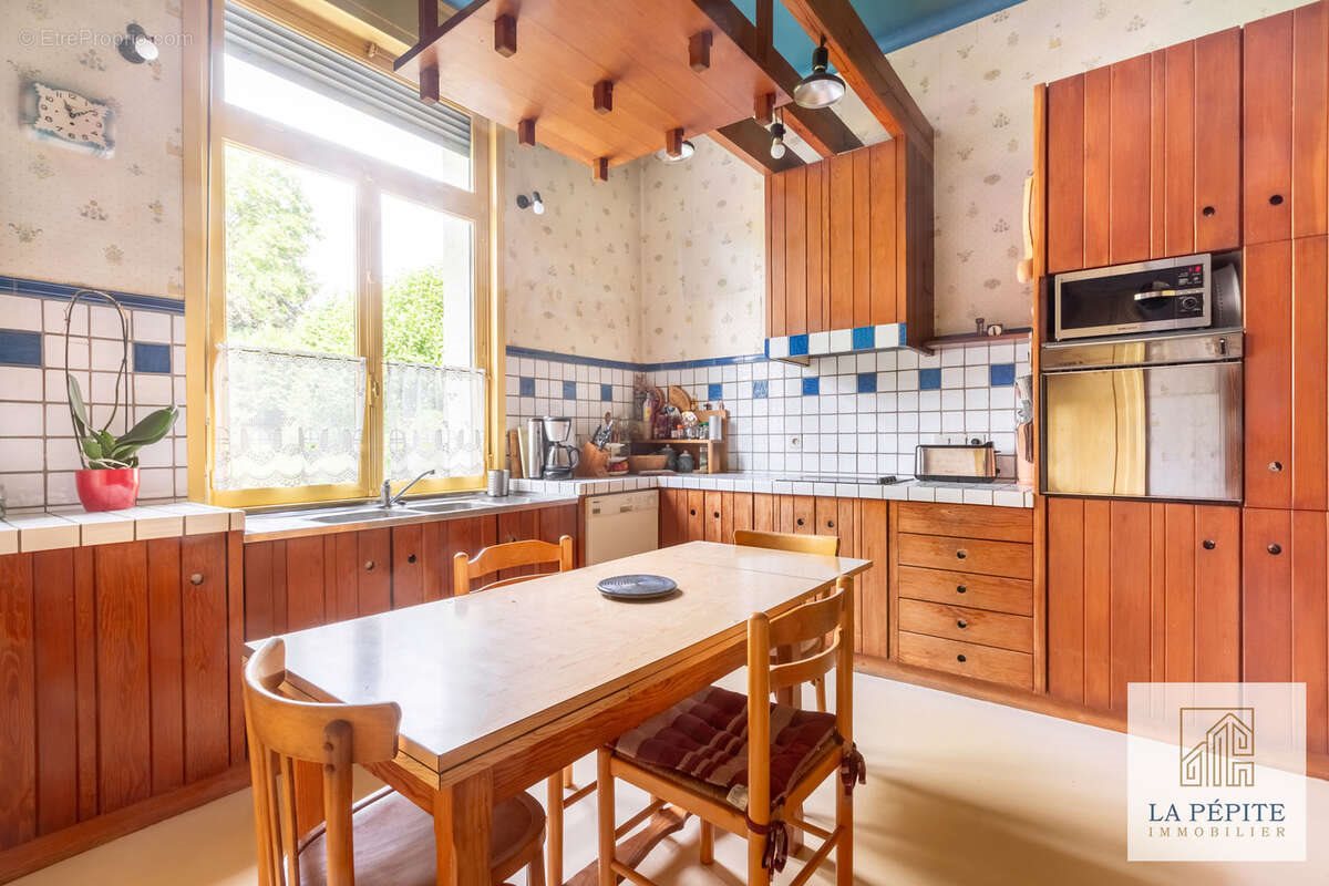 Maison à vendre, 315m², Aulnoye-Aymeries