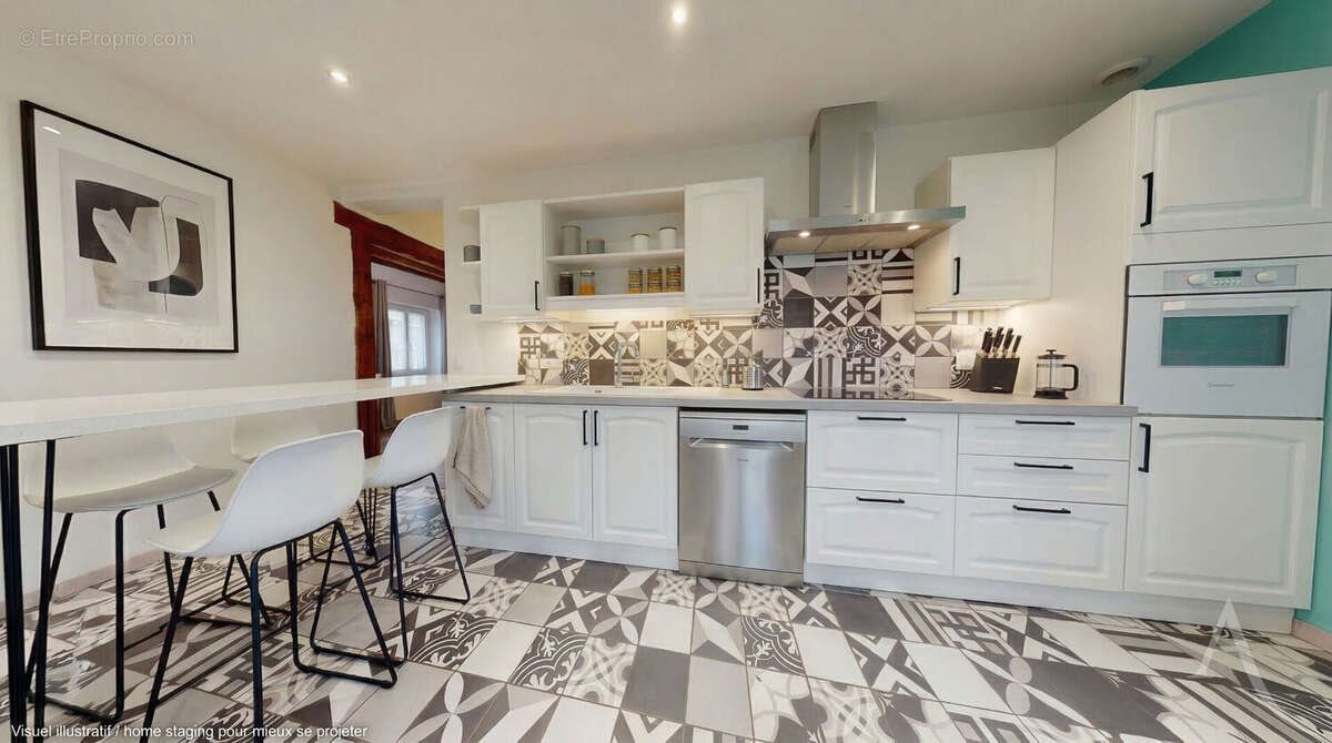 Maison à vendre, 260m², Saint-Etienne-de-Saint-Geoirs