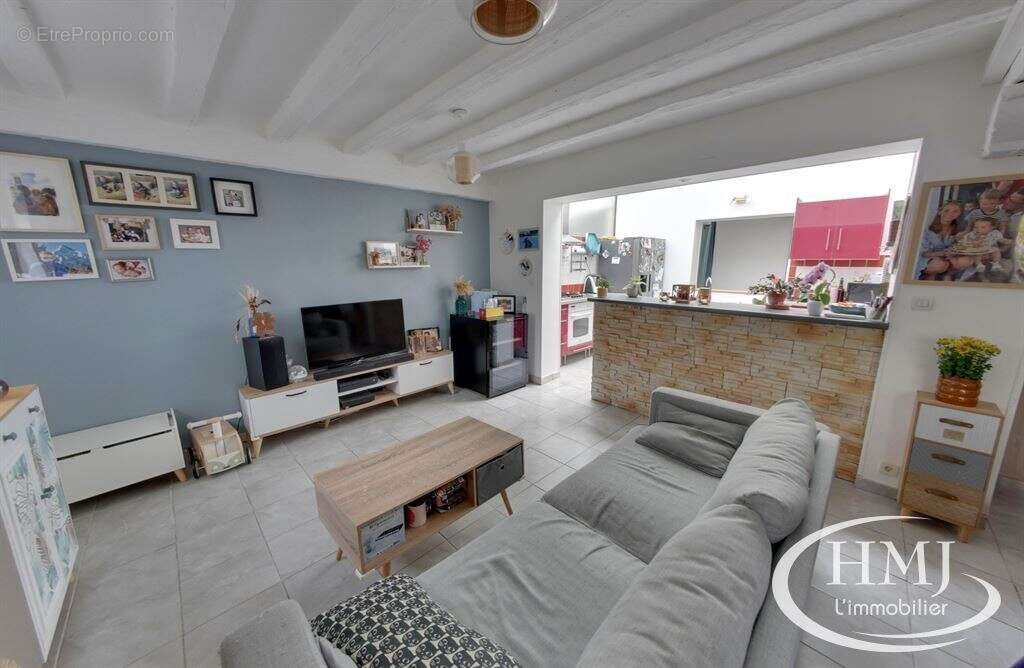 Maison à vendre, 103m², Lisses