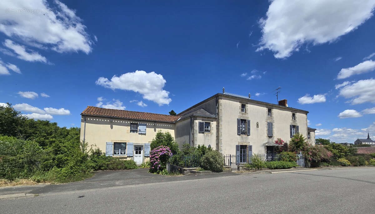 Maison à vendre, 335m², La Roche-sur-Yon