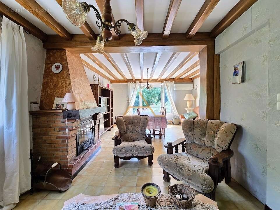 Maison à vendre, 135m², La Bégude-de-Mazenc