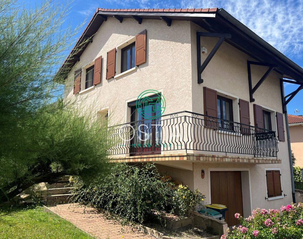 Maison à vendre, 109m², Saint-Paul-en-Jarez
