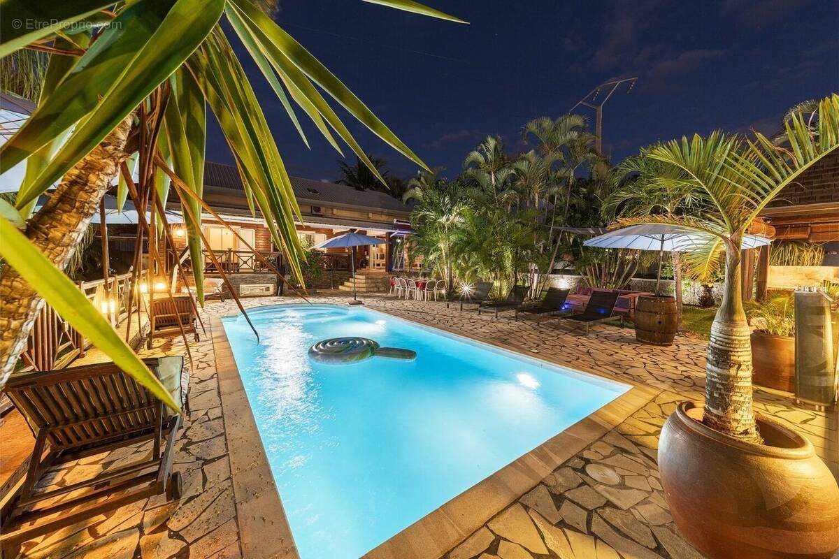 Maison à vendre, 248m², L'Étang-Salé