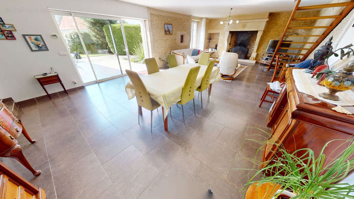 Maison à vendre, 257m², Argences
