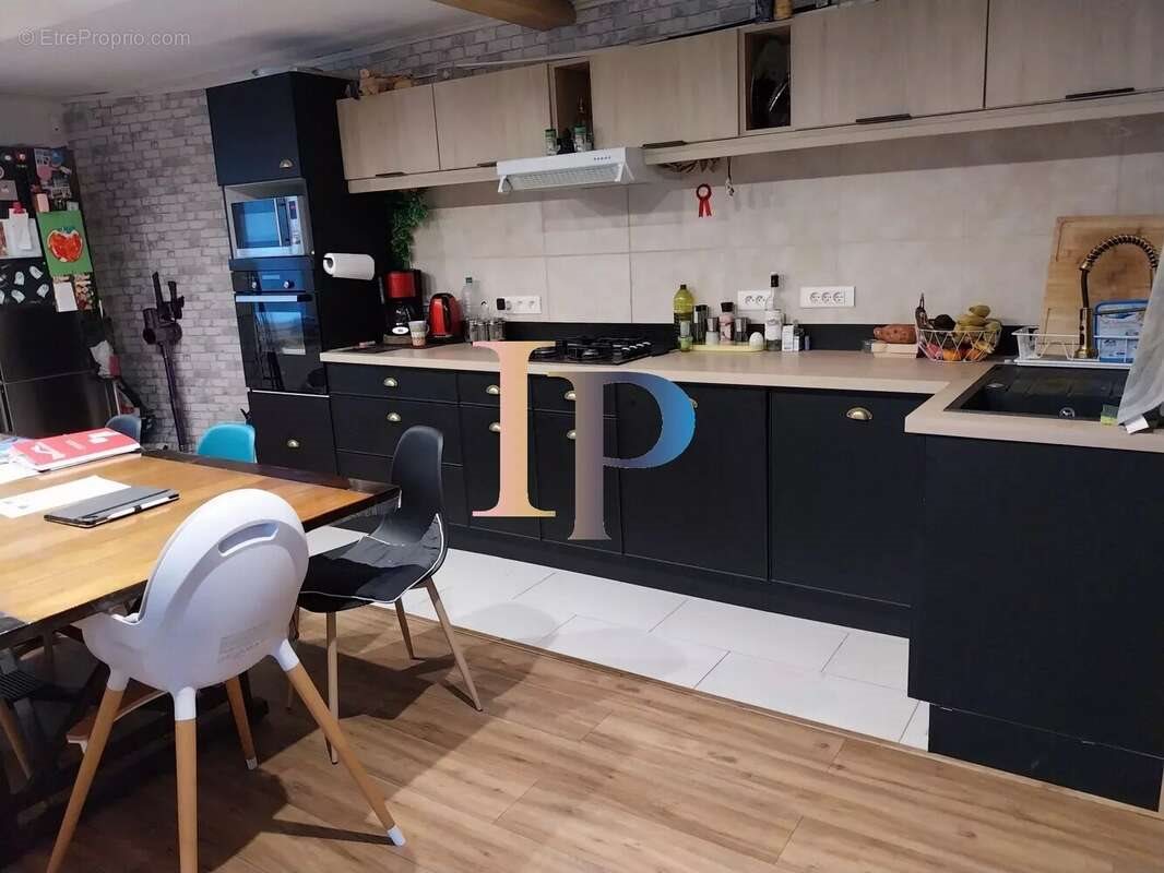 Maison à vendre, 89m², Pouilly-sous-Charlieu