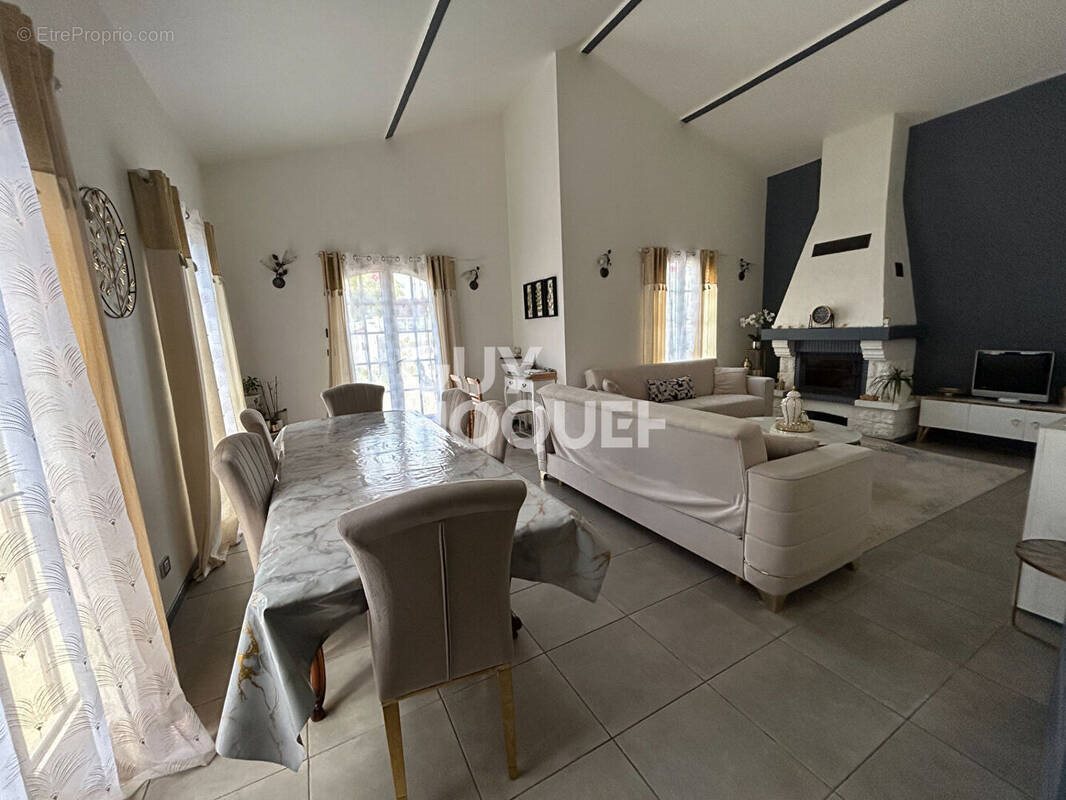 Maison à vendre, 131m², Saint-Denis-de-Pile