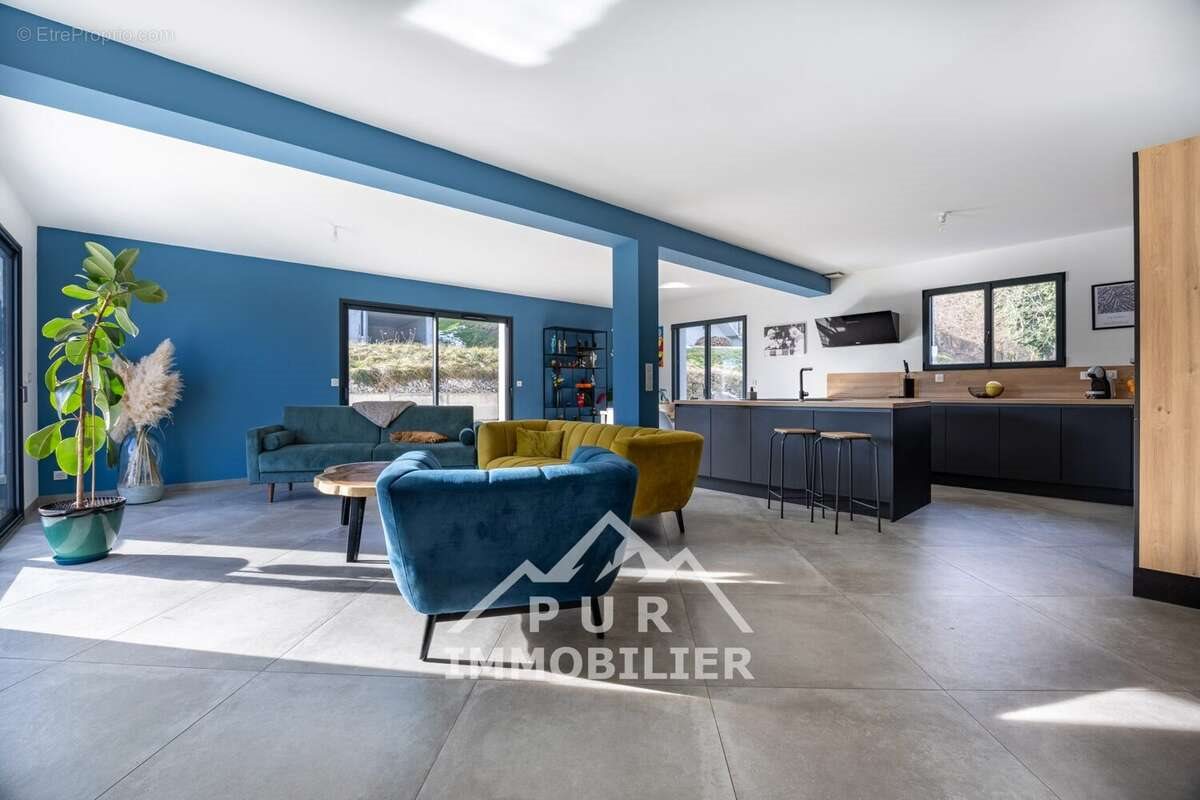 Maison à vendre, 131m², La Muraz