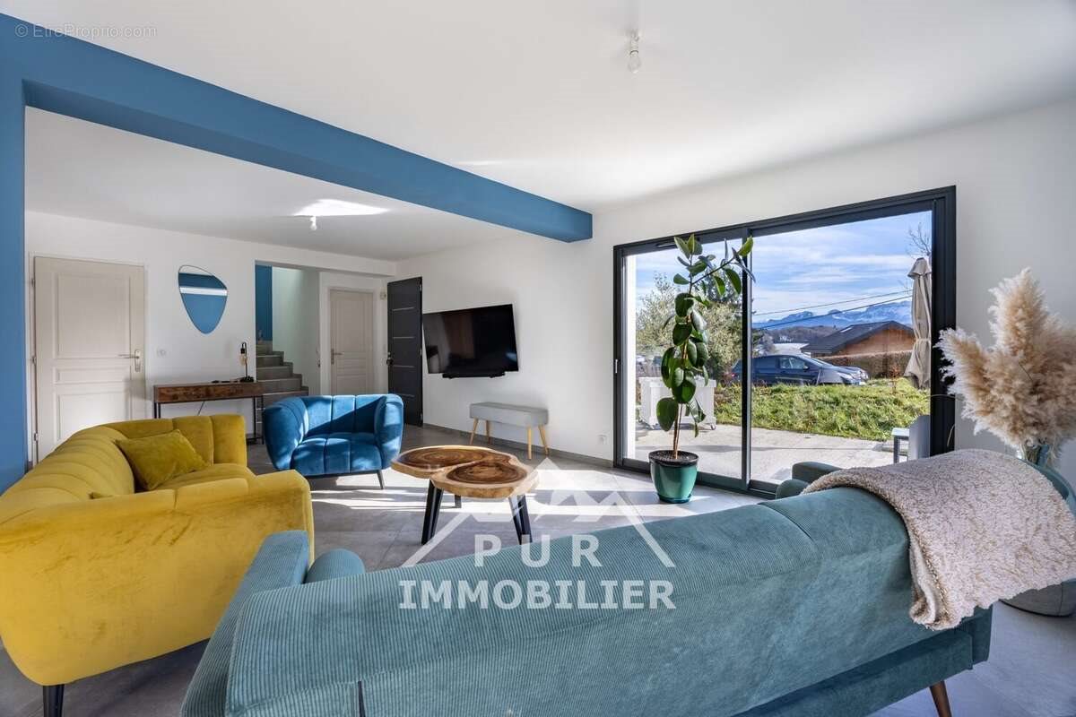 Maison à vendre, 131m², La Muraz