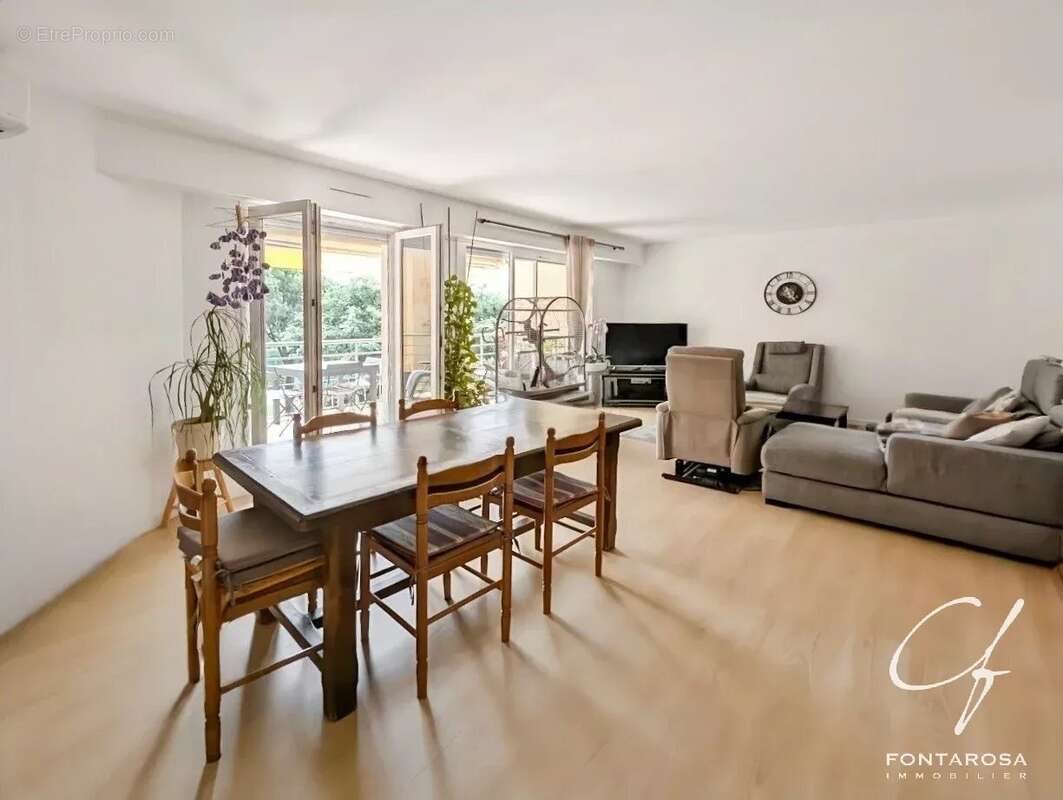 Appartement à vendre, 83m², Fréjus