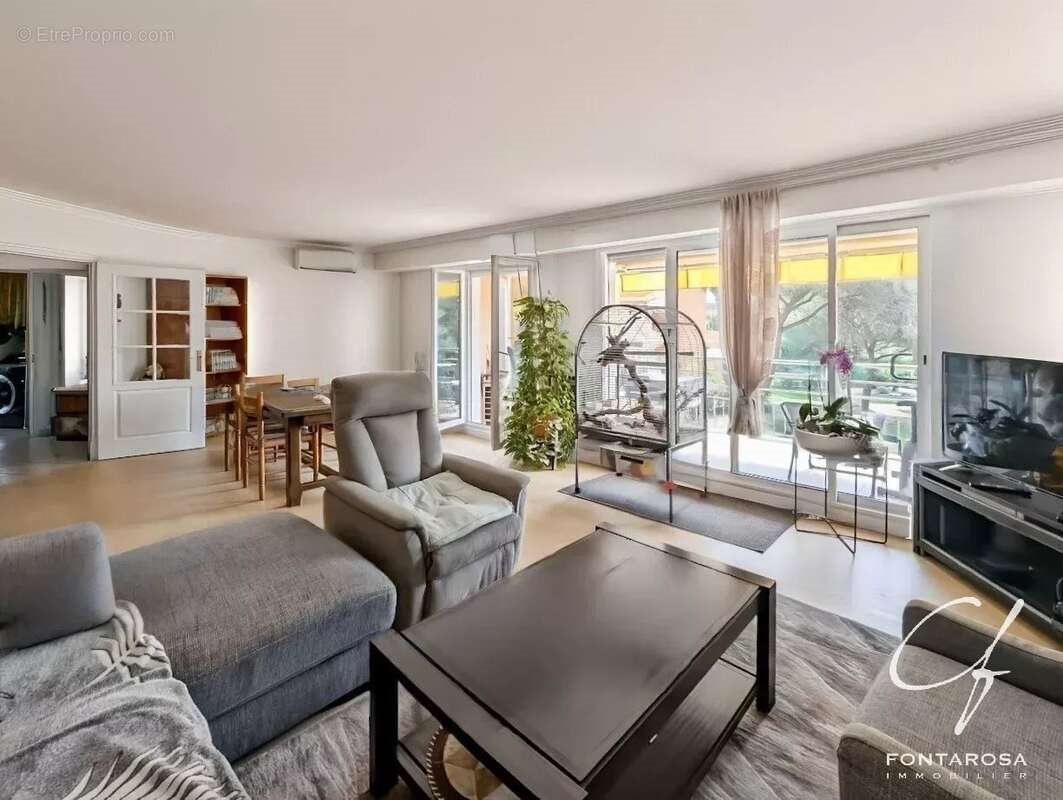 Appartement à vendre, 83m², Fréjus