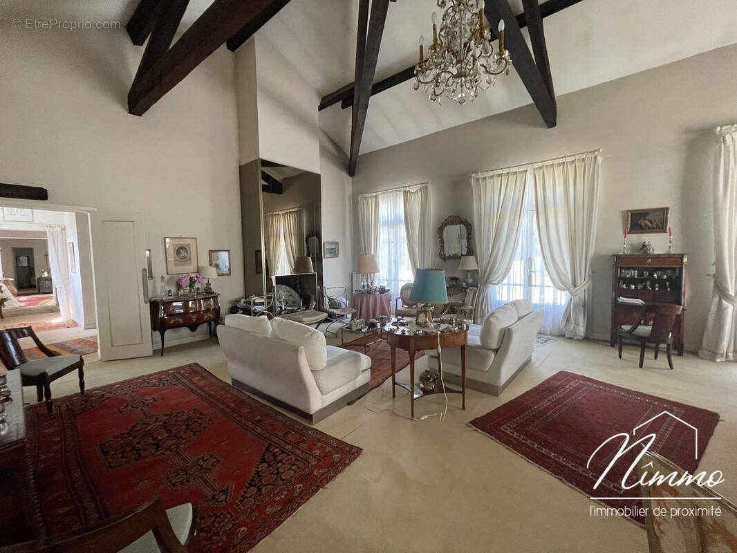 Maison à vendre, 256m², Nîmes