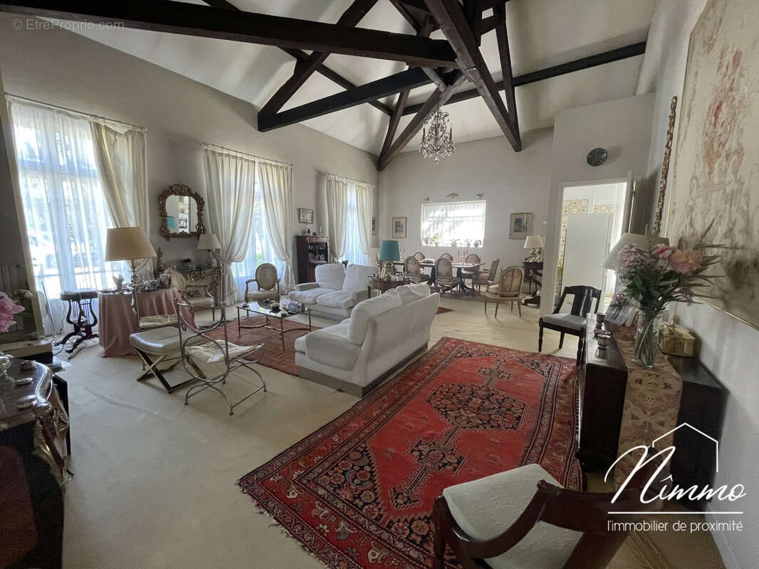 Maison à vendre, 256m², Nîmes