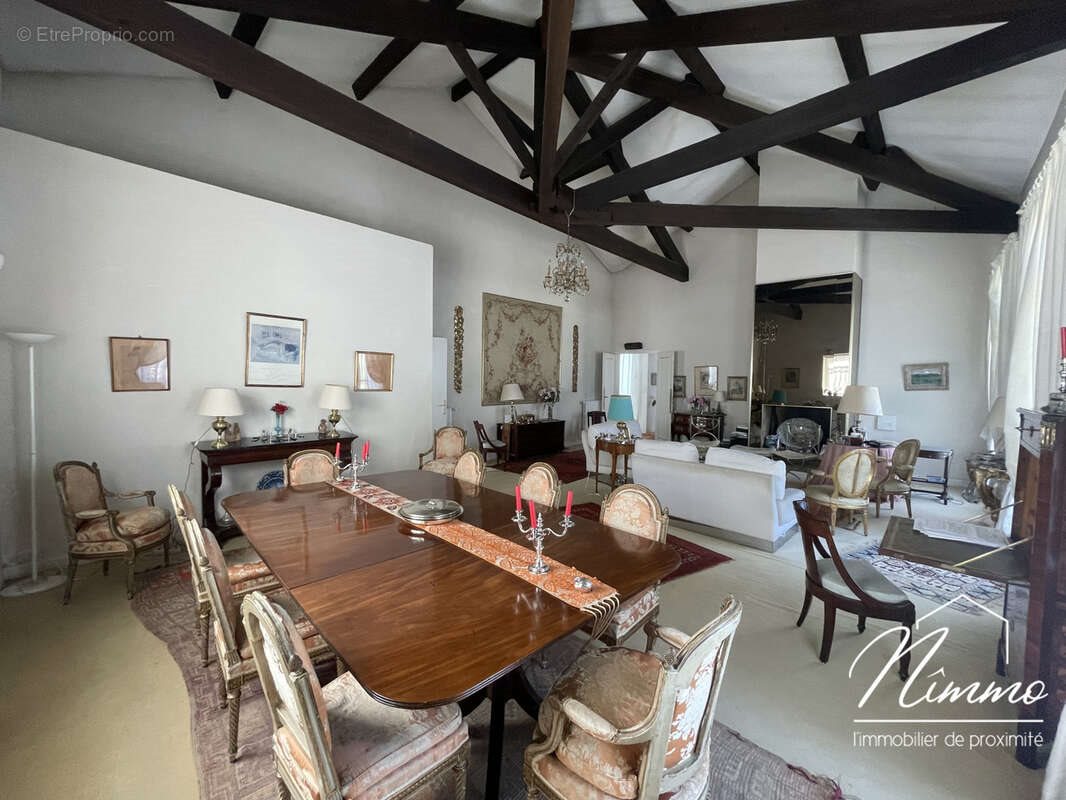 Maison à vendre, 256m², Nîmes