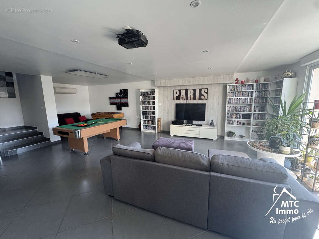 Maison à vendre, 180m², Loyettes