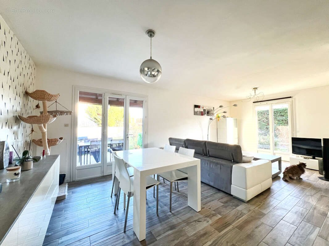 Maison à vendre, 90m², Mions