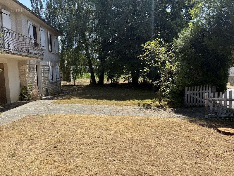 Maison à vendre, 185m², Saint-Sornin-Lavolps