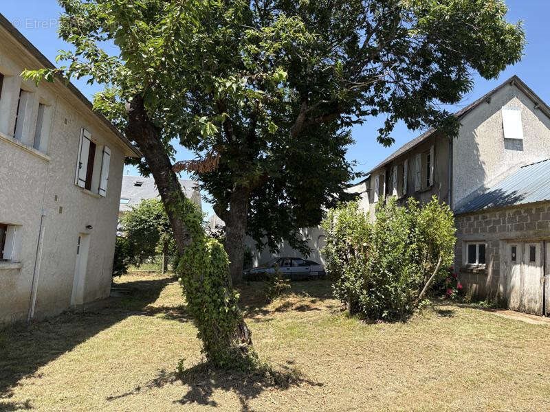 Maison à vendre, 185m², Saint-Sornin-Lavolps