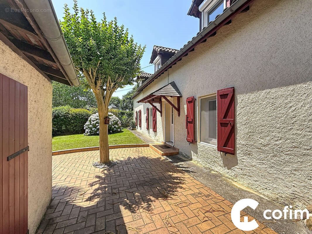 Maison à vendre, 150m², Gan