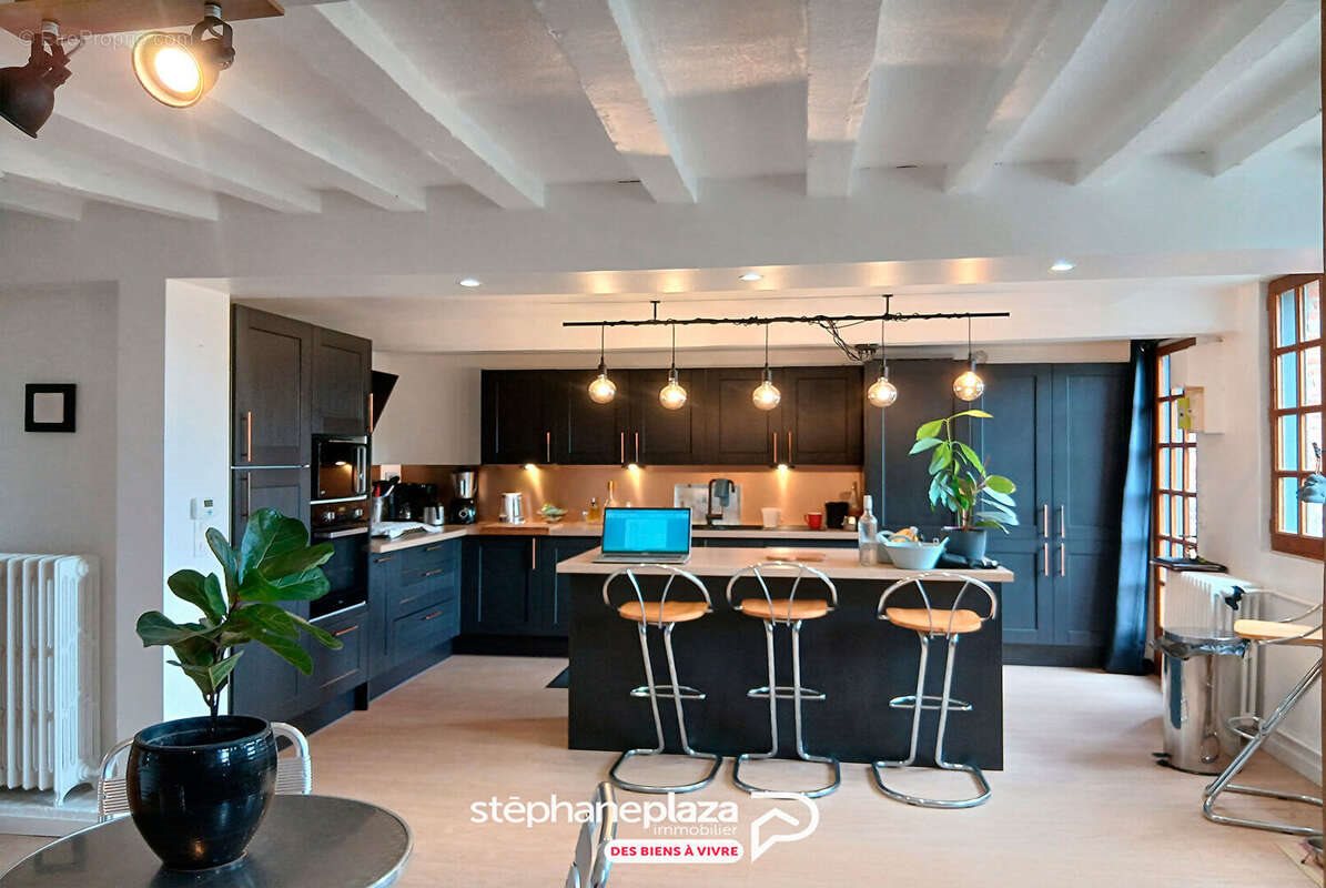 Maison à vendre, 220m², Forges-les-Eaux