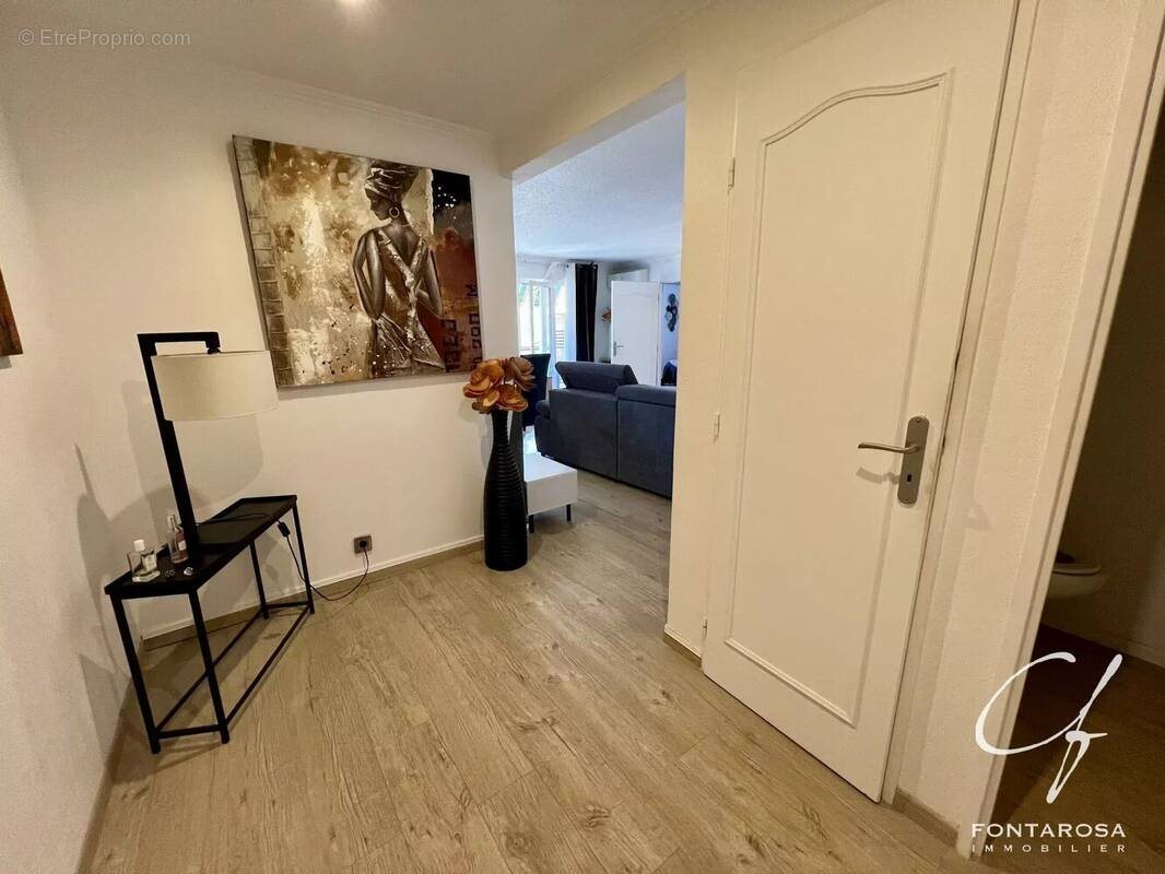 Appartement à vendre, 67m², Fréjus