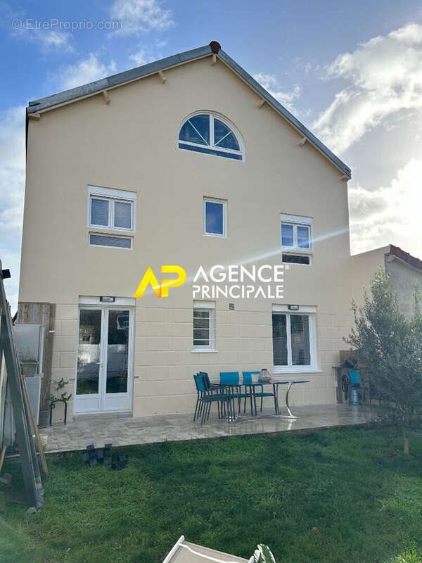 Maison à vendre, 141m², Sartrouville