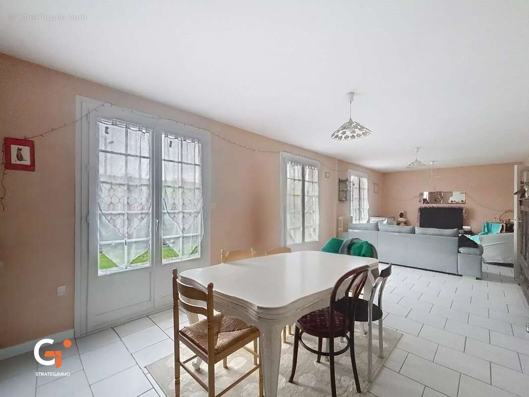 Maison à vendre, 109m², Cailly
