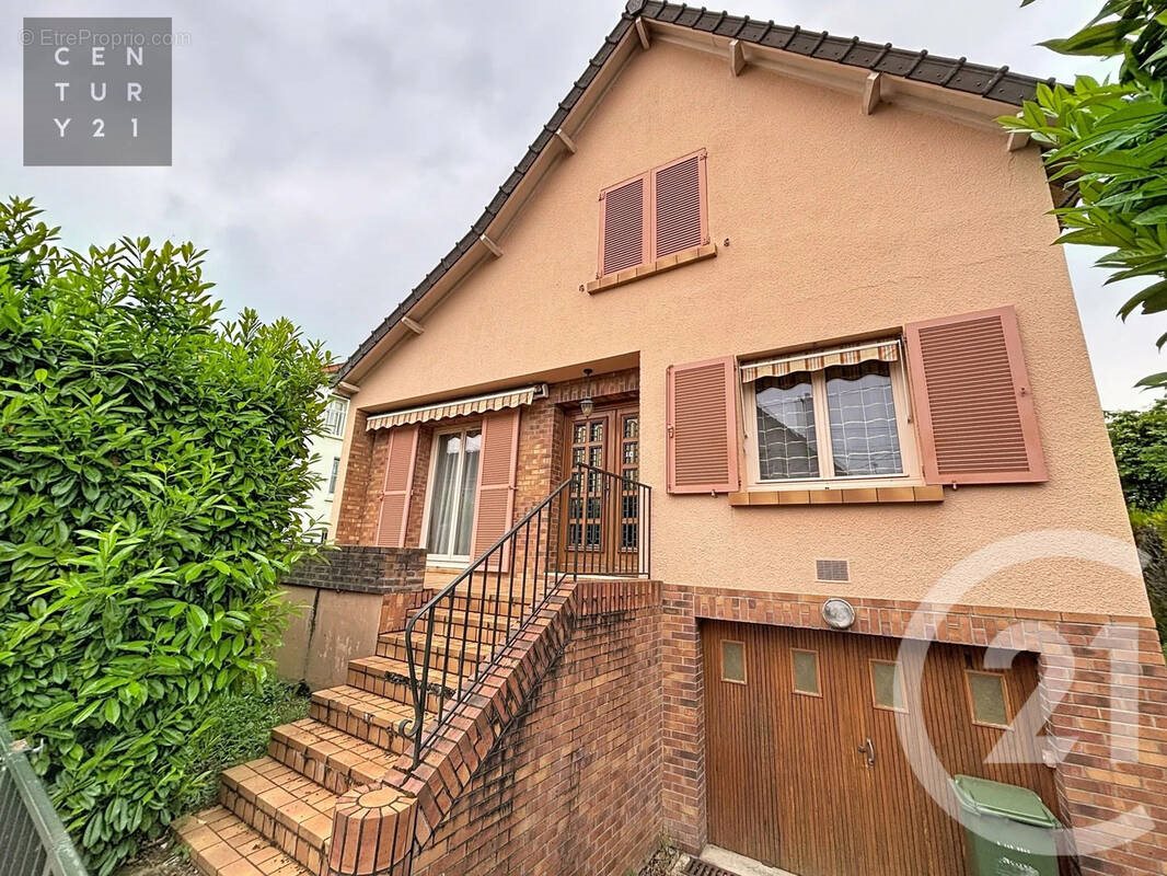 Maison à vendre, 90m², Saint-Julien-les-Villas