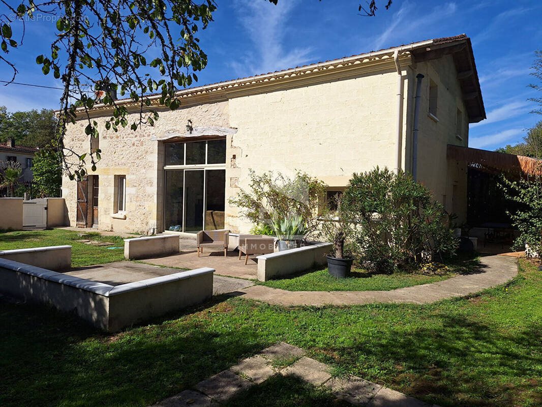 Maison à vendre, 224m², Montpon-Ménestérol