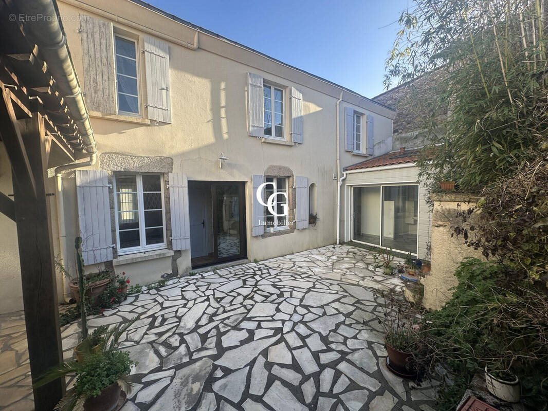 Maison à vendre, 135m², Vieillevigne