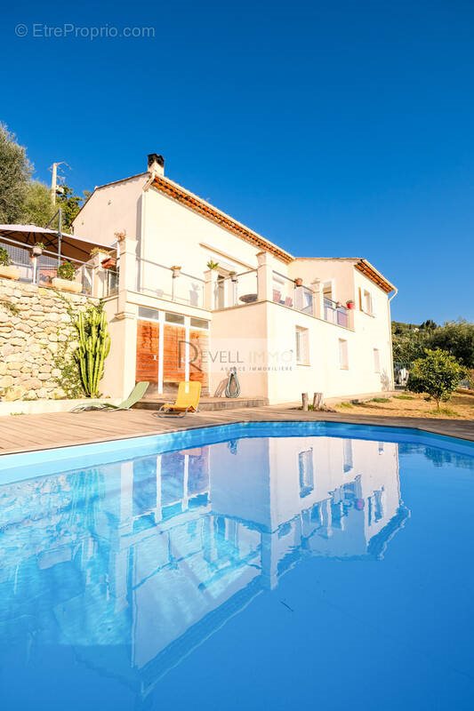 Maison à vendre, 172m², Carros