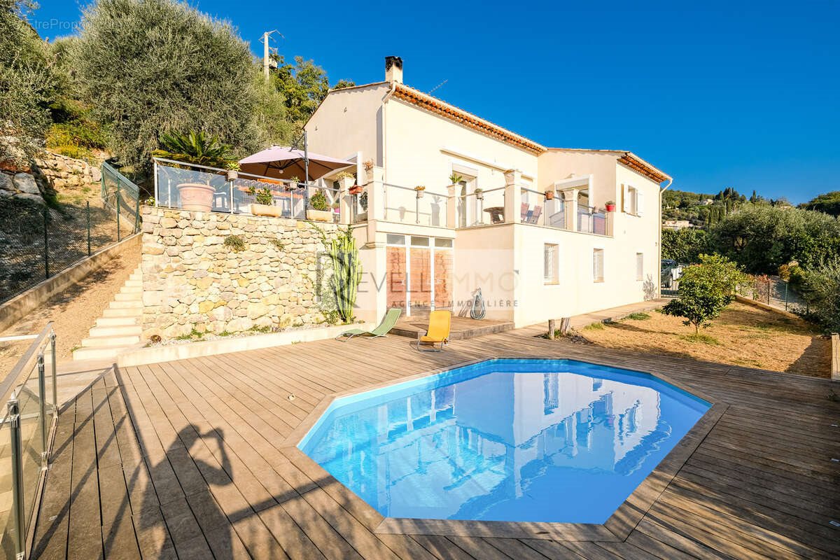 Maison à vendre, 172m², Carros