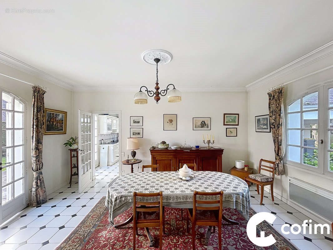 Maison à vendre, 137m², Pau