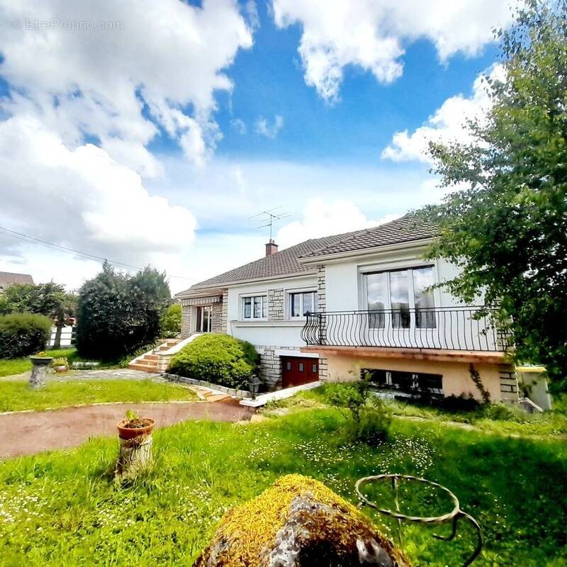 Maison à vendre, 163m², Villeneuve-sur-Yonne