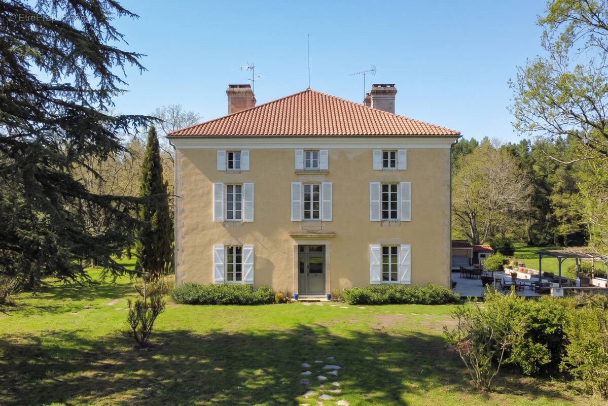 Maison à vendre, 729m², Mont-de-Marsan
